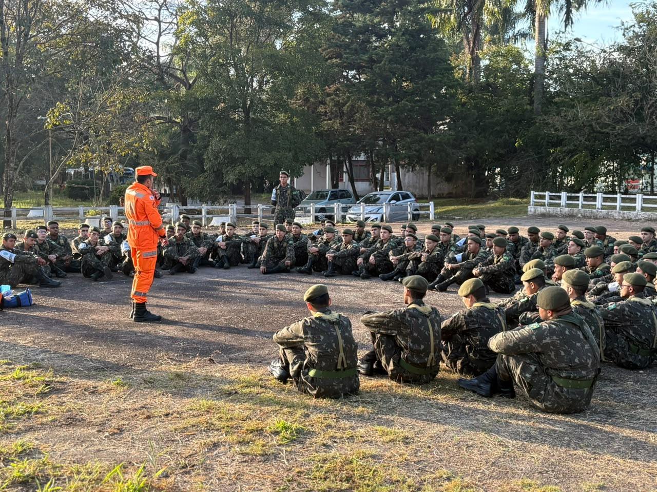 Corpo de Bombeiros realiza treinamento de primeiros socorros para militares do Tiro de Guerra