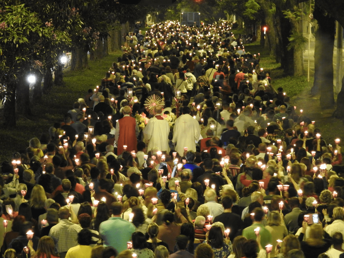 Corpus Christi: Veja as ruas interditadas e as mudanças em linhas de ônibus em Juiz de Fora nesta quinta-feira