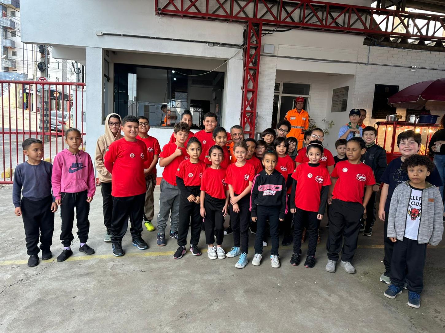 Evento dos Bombeiros reúne moradores e abre quartel para visitação em Barbacena
