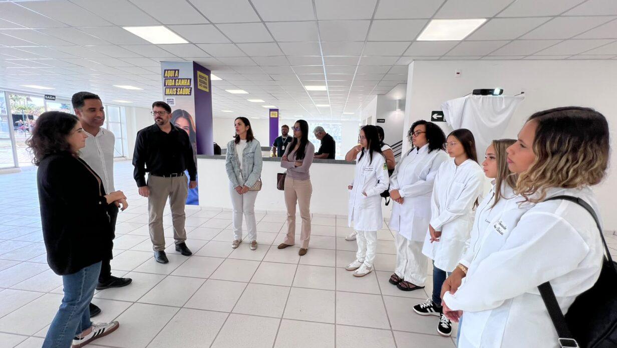 Governo de Minas Gerais promove visitas educativas e sanciona lei de relevância cultural para escola de saúde