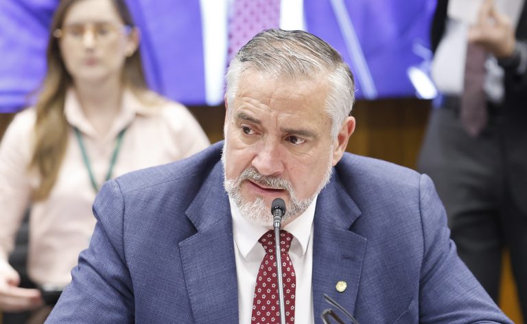 Governo retira pedido de urgência para projeto de jornada de trabalho na Câmara