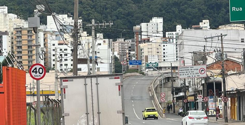 Juiz de Fora ganha novos pontos de fiscalização eletrônica; Viaduto Roza Cabinda é monitorado