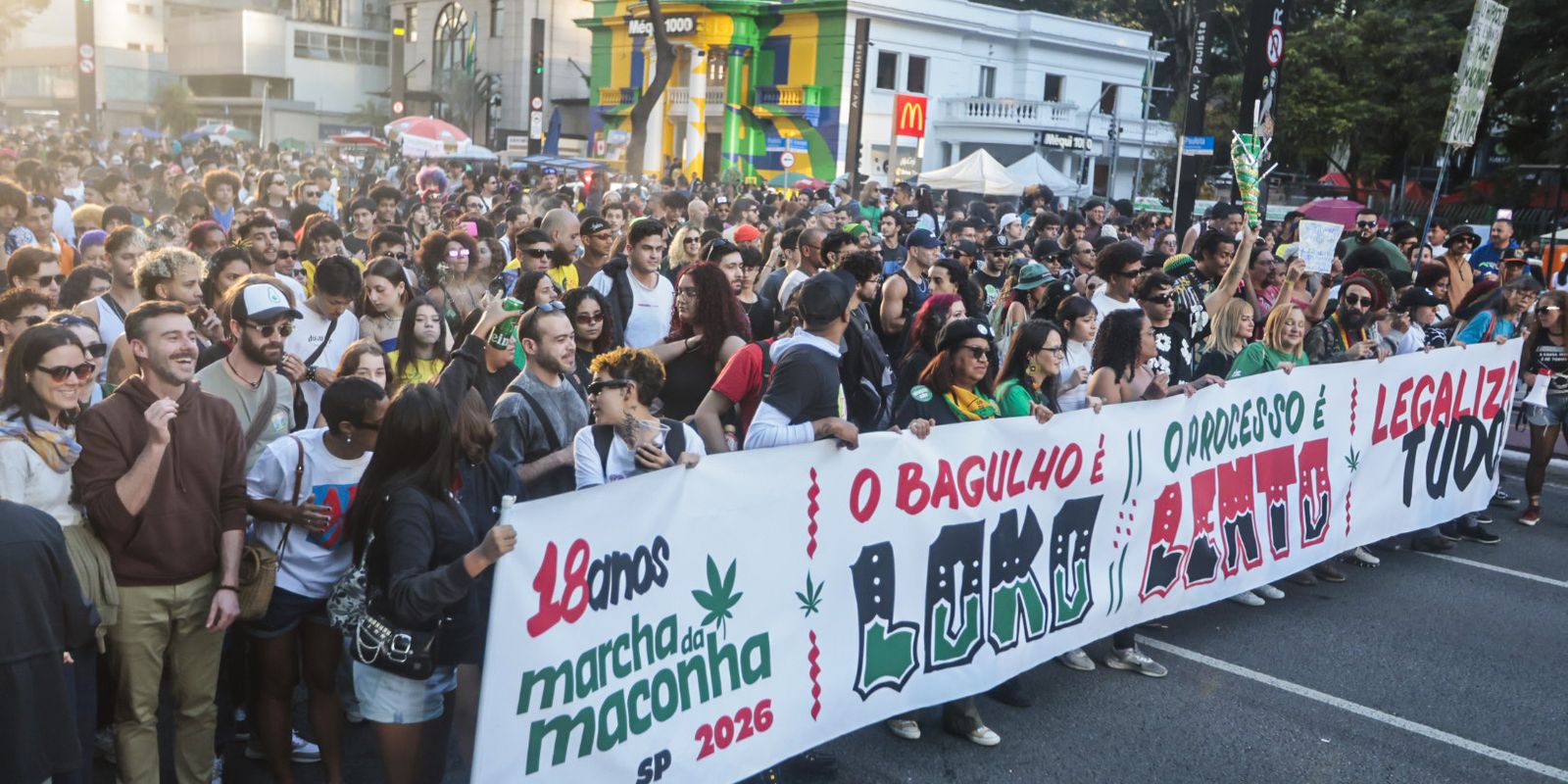 Marcha da maconha em São Paulo clama por legalização e debate cannabis medicinal