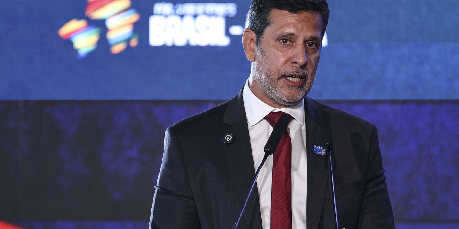 Brasil registra menor taxa histórica de analfabetismo, impulsionada por políticas de educação do MEC