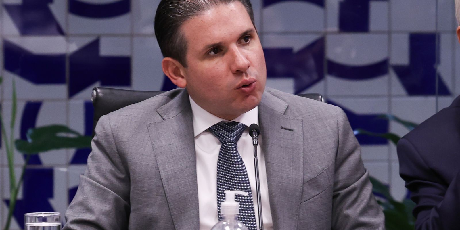 Hugo Motta convoca líderes na Câmara dos Deputados para avançar com projeto de lei sobre a escala 6x1