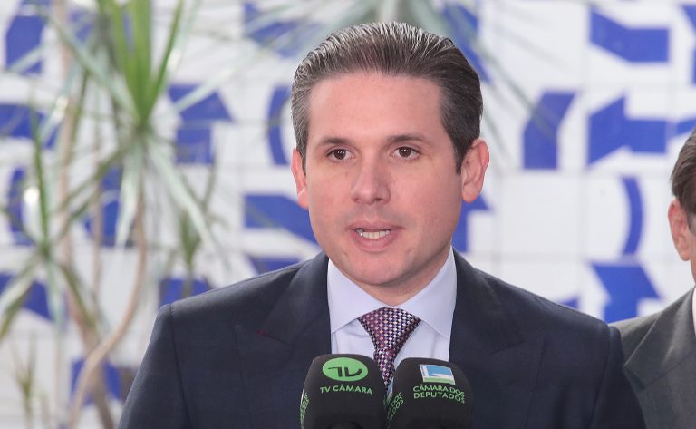 Hugo Motta ressalta aprovação de acordos comerciais pela Câmara
