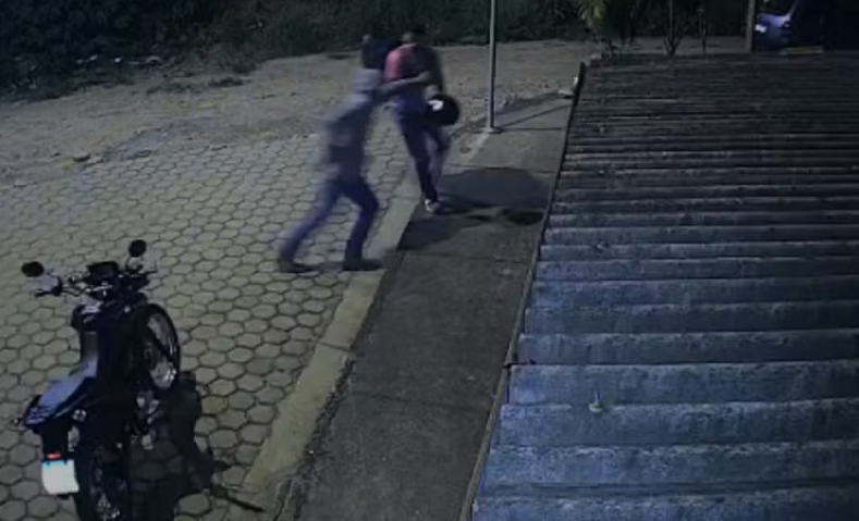 Operação prende dois suspeitos de matar entregador em emboscada em Fervedouro