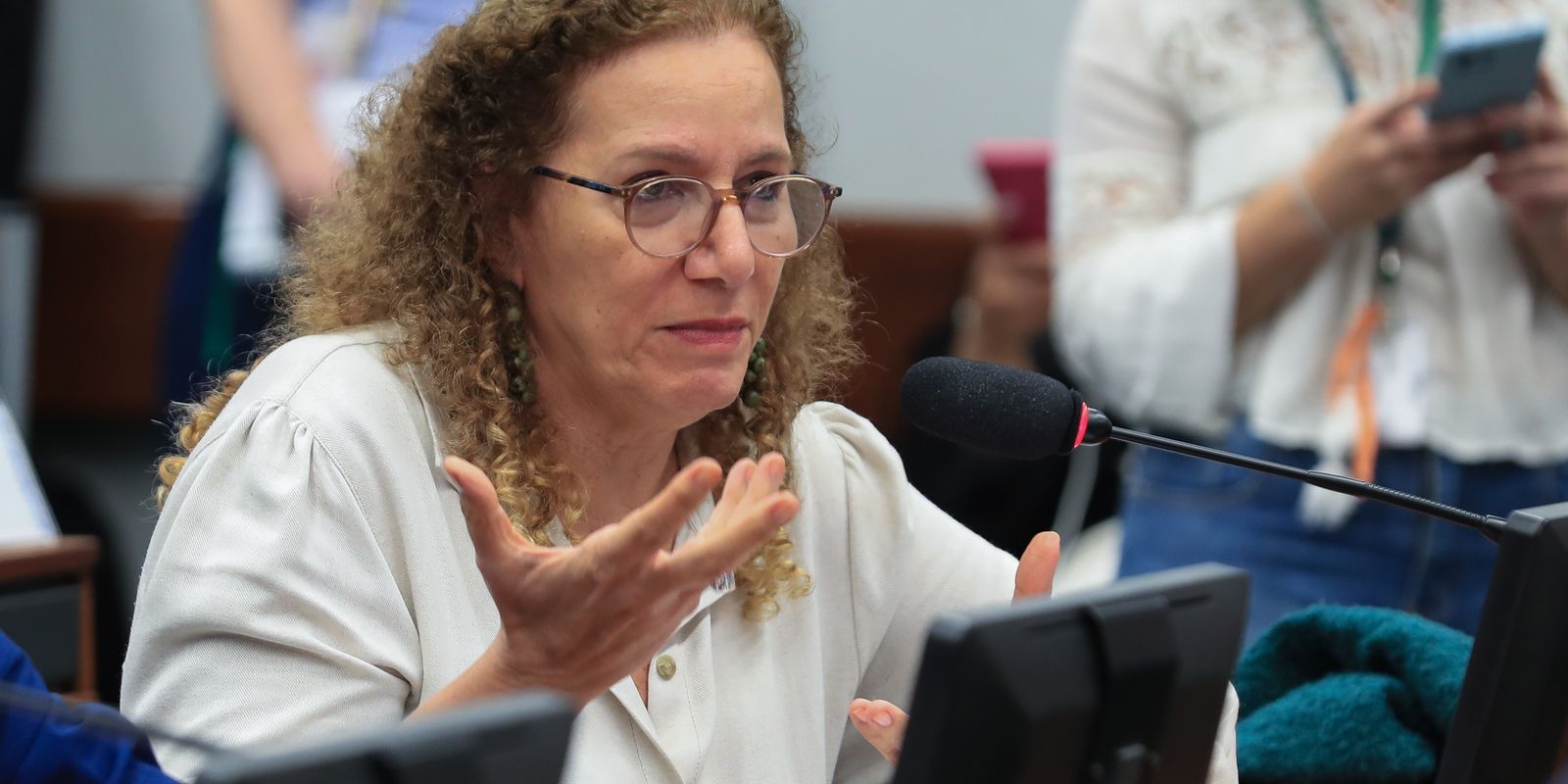 Parlamentares governistas vão aos EUA defender soberania brasileira e o PIX