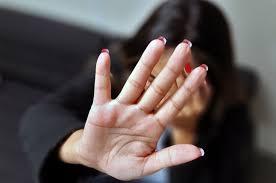 Pesquisa mostra que brasileiros reconhecem violência contra a mulher, mas ainda normalizam abusos psicológicos