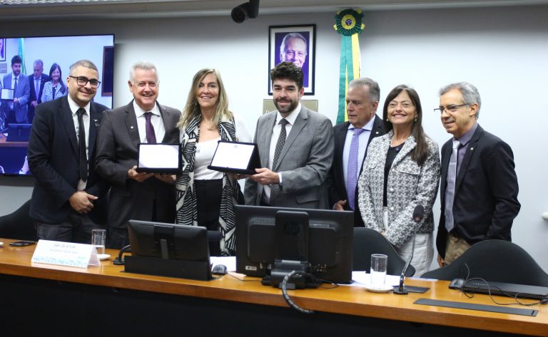 Prioridade para testes com polilaminina para lesão medular é defendida na Câmara