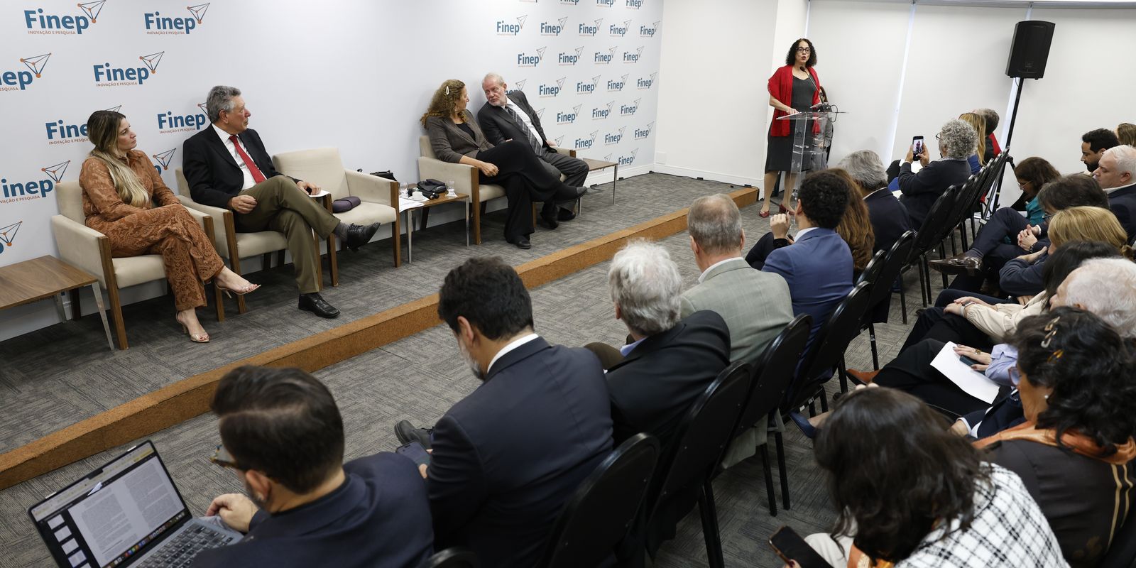 Programa Tecnova 2026/2027 libera R$ 360 milhões para inovação em pequenas empresas