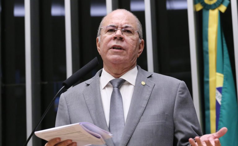 Projeto exige que câmaras municipais recebam informações sobre obras públicas e transparência administrativa