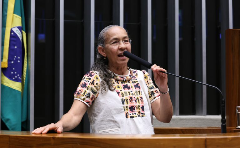 Projeto define tempo máximo de espera em atendimentos de saúde para crianças e adolescentes