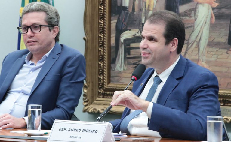Relator propõe revisões no Código de Trânsito, com votação prevista para julho na Câmara