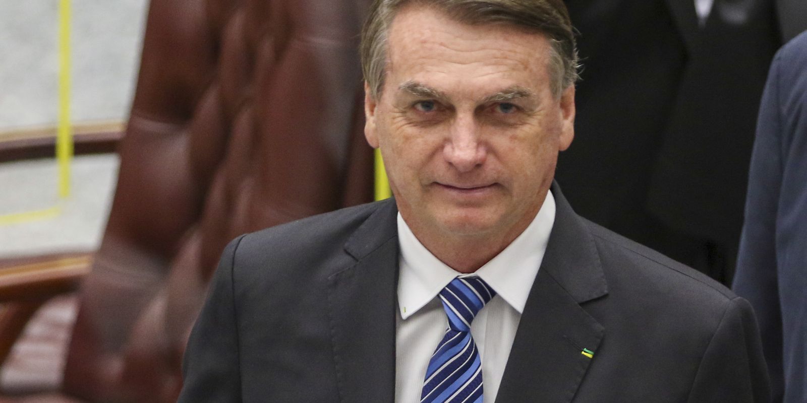 Alexandre de Moraes prorroga prisão domiciliar de Bolsonaro