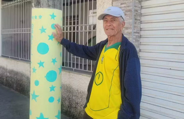 Aos 96 anos, morador de Juiz de Fora mantém viva tradição de decorar ruas para a Copa do Mundo