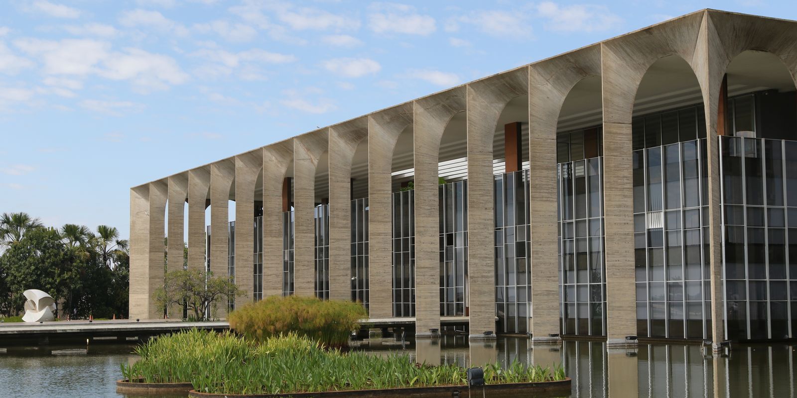 Brasil nega visto a diplomatas dos EUA que pretendiam avaliar urnas eletrônicas