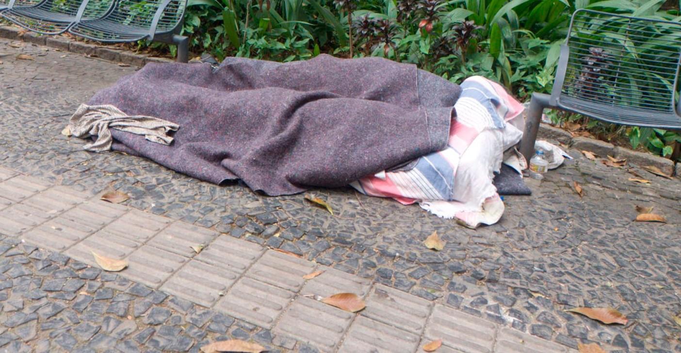 Câmara de Juiz de Fora promulga lei que regula uso de espaços públicos e abordagem à população em situação de rua