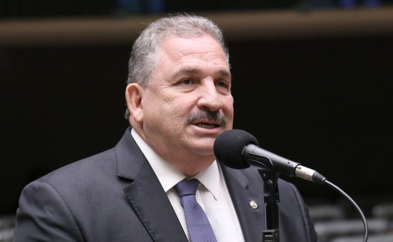 Câmara dos Deputados avança com proposta que autoriza o custeio de água e luz para feiras