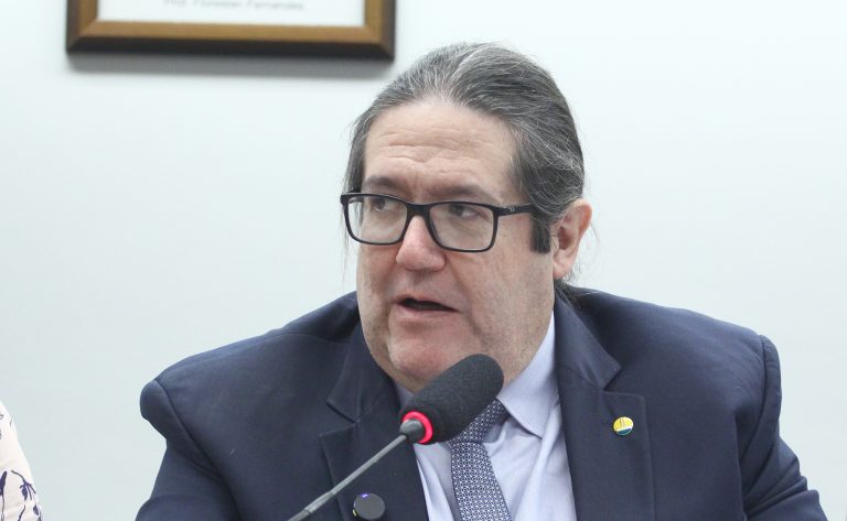 Comissão de Educação aprova política nacional para combater a evasão escolar