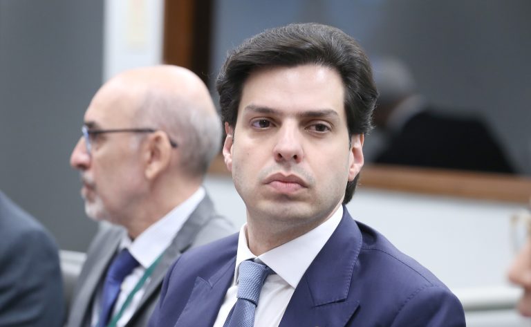 Comissão da Câmara aprova projeto de lei que exige imagem em notificação de multa de trânsito