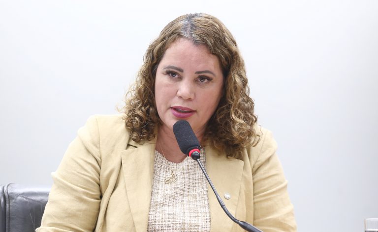 Comissão da Câmara aprova política nacional para a saúde na escola, fortalecendo integração com o SUS
