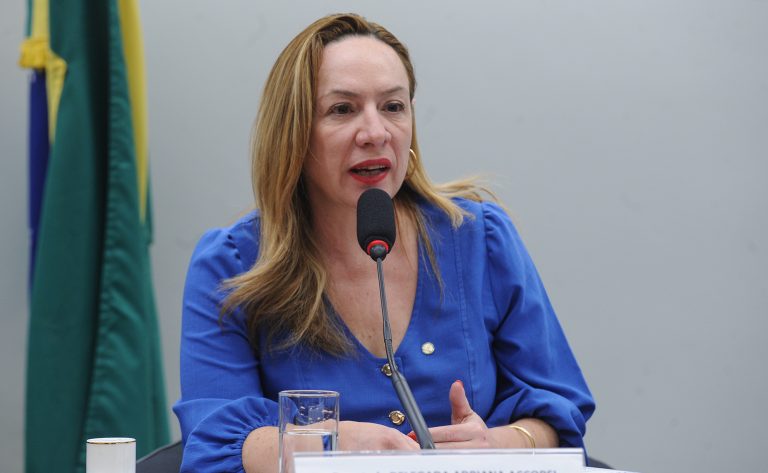 Comissão de segurança pública aprova uso de câmeras urbanas para fiscalizar medidas protetivas da Lei Maria da Penha