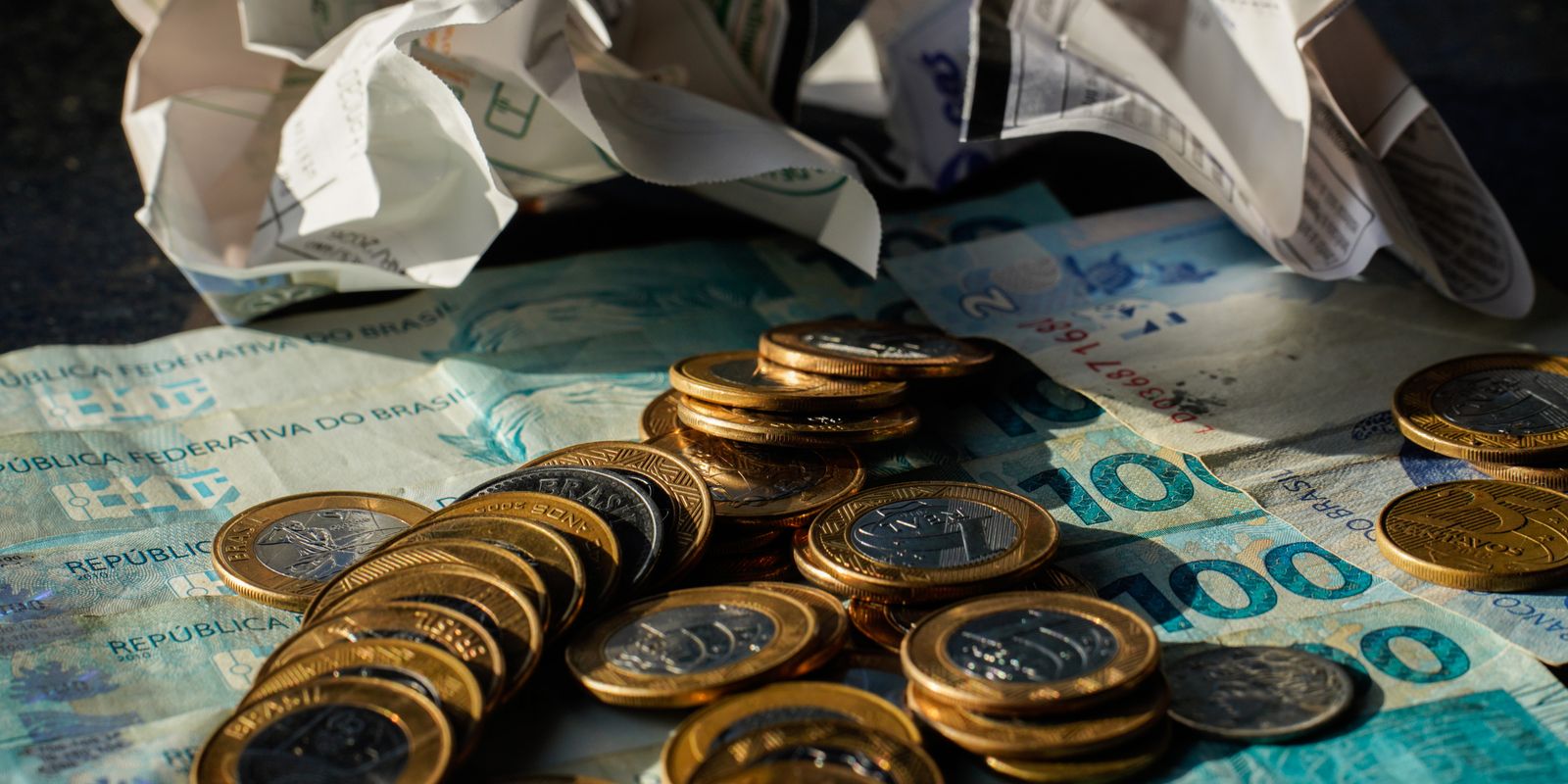 PIB brasileiro avança 0,7% em maio, impulsionado pelo consumo das famílias, revela FGV