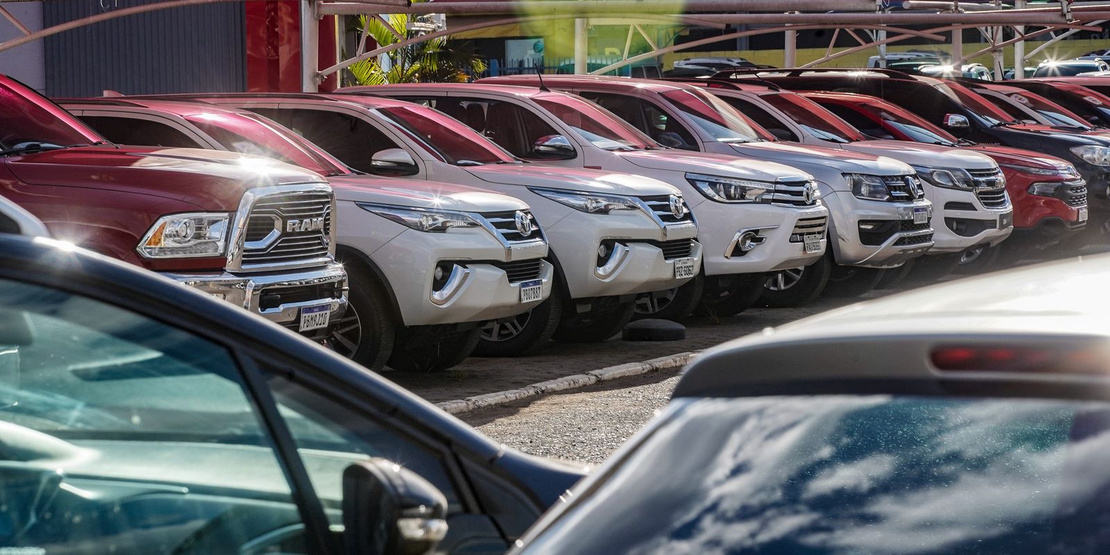 Fenabrave aponta crescimento de 16,01% nos emplacamentos de veículos no primeiro semestre