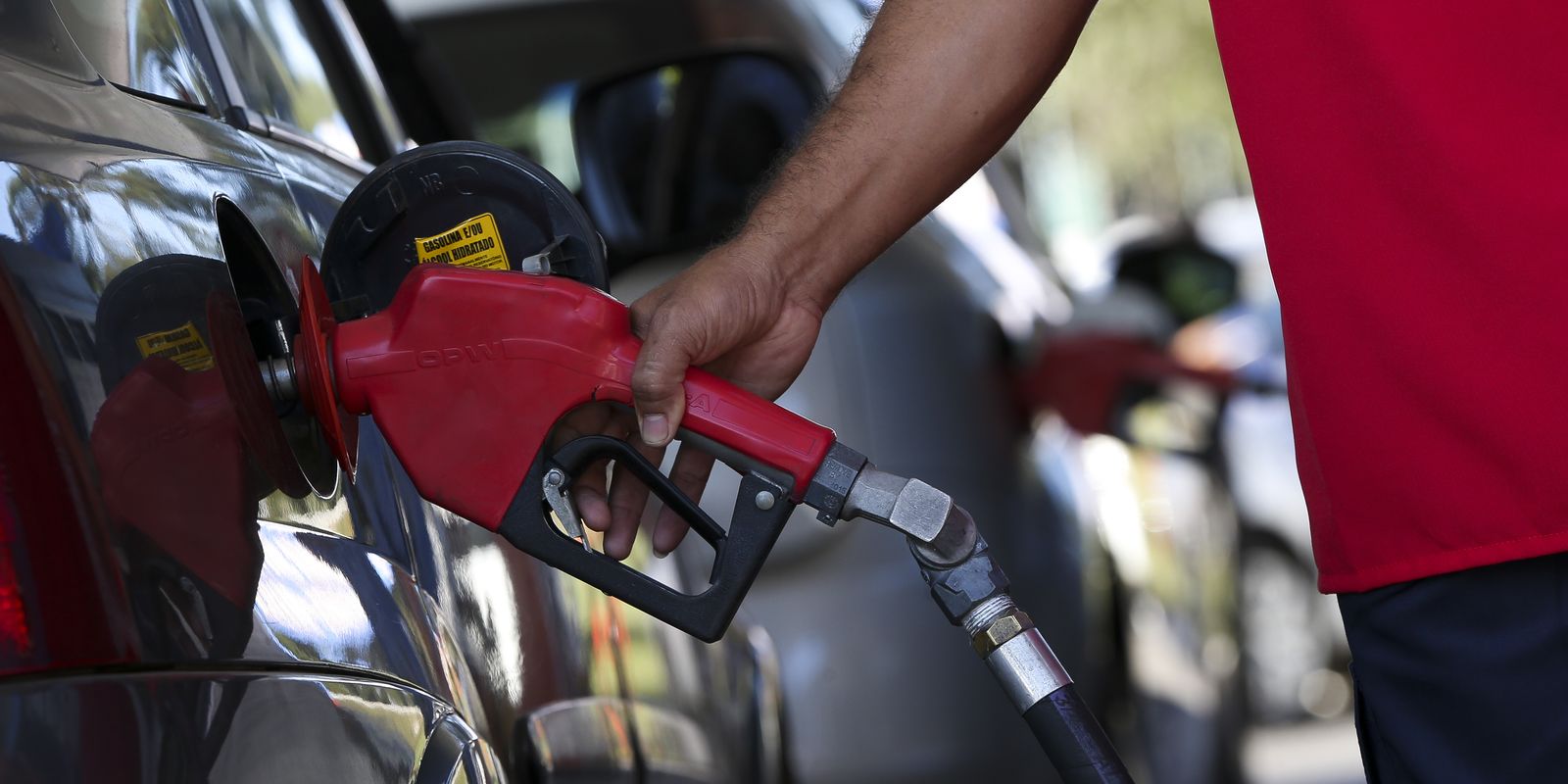 Setor automotivo leva ao adiamento de decisão sobre etanol na gasolina para 32%