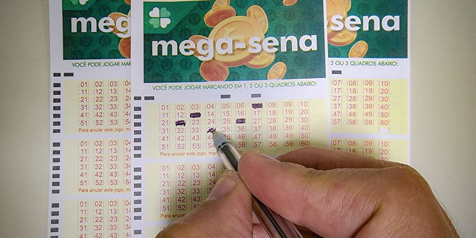 Mega-Sena acumula e prêmio vai a R$ 100 milhões para sábado