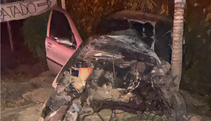 Motorista morre após carro invadir contramão e bater em ônibus na MG-275