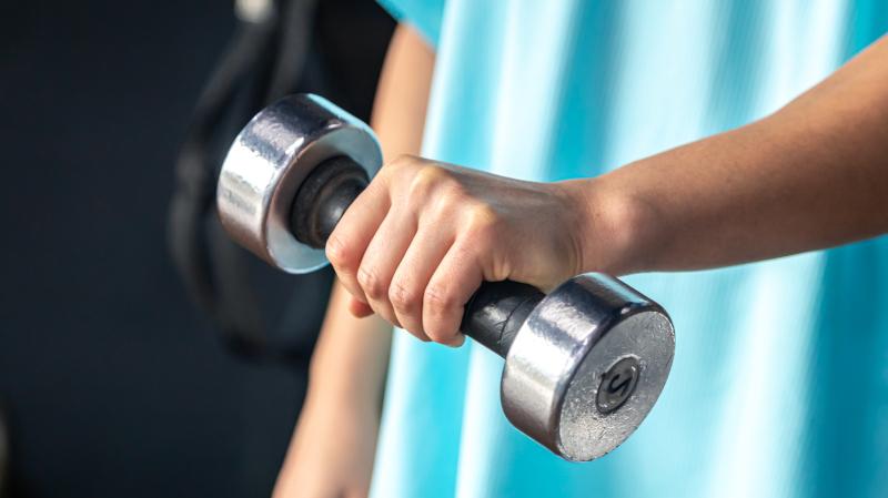 Musculação reprograma células do fígado e ajuda a reverter danos da obesidade
