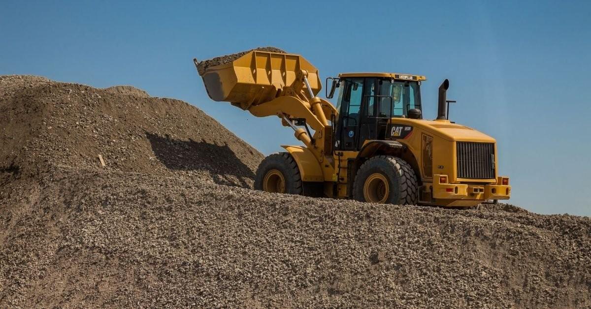 Por que é vantajoso comprar equipamentos pesados seminovos?