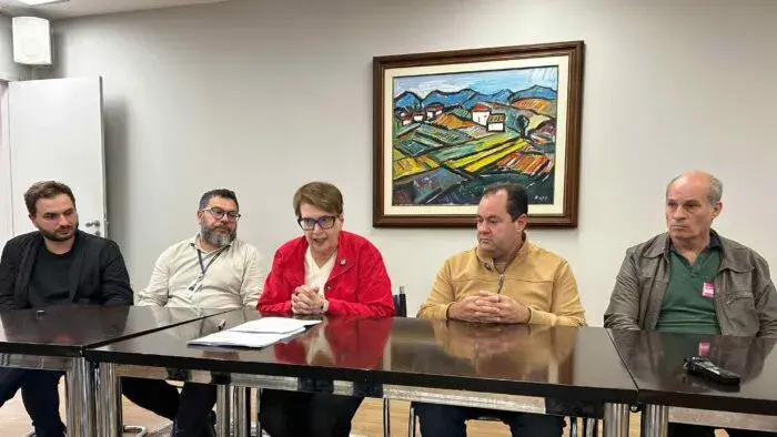 Prefeita sanciona leis para reestruturação do plano de saúde de servidores públicos
