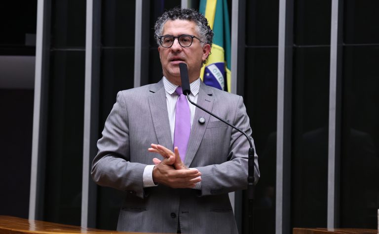 Projeto de lei na Câmara pode fortalecer os <strong>direitos do consumidor em viagens</strong>