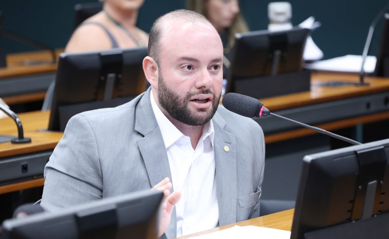 Projeto na Câmara visa coibir exploração sexual de crianças e adolescentes em estabelecimentos de hospedagem