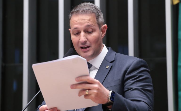 Câmara analisa projeto que amplia lista de crimes hediondos para milícias e organizações
