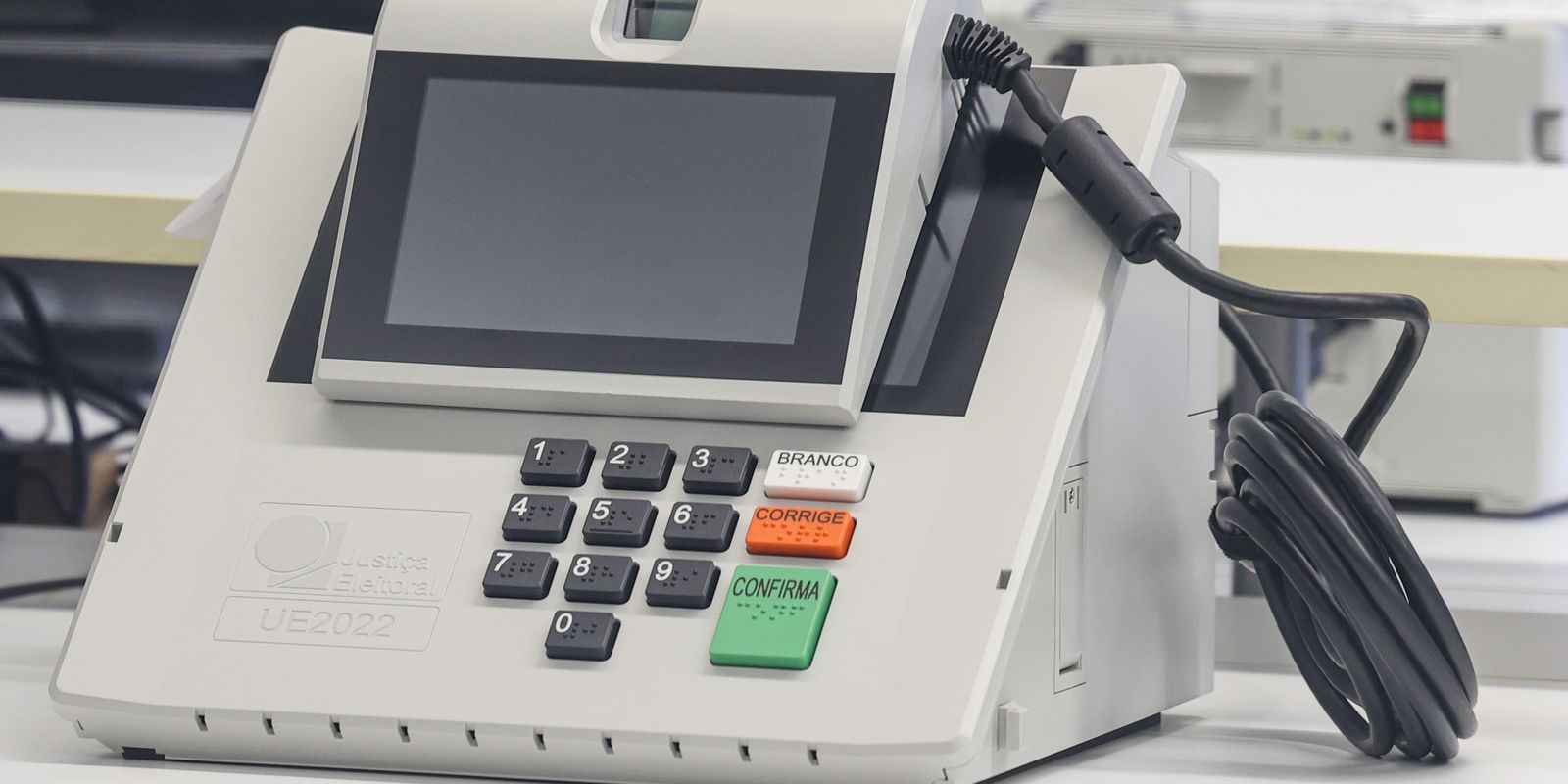 Como a urna eletrônica garante a segurança e transparência do voto no Brasil