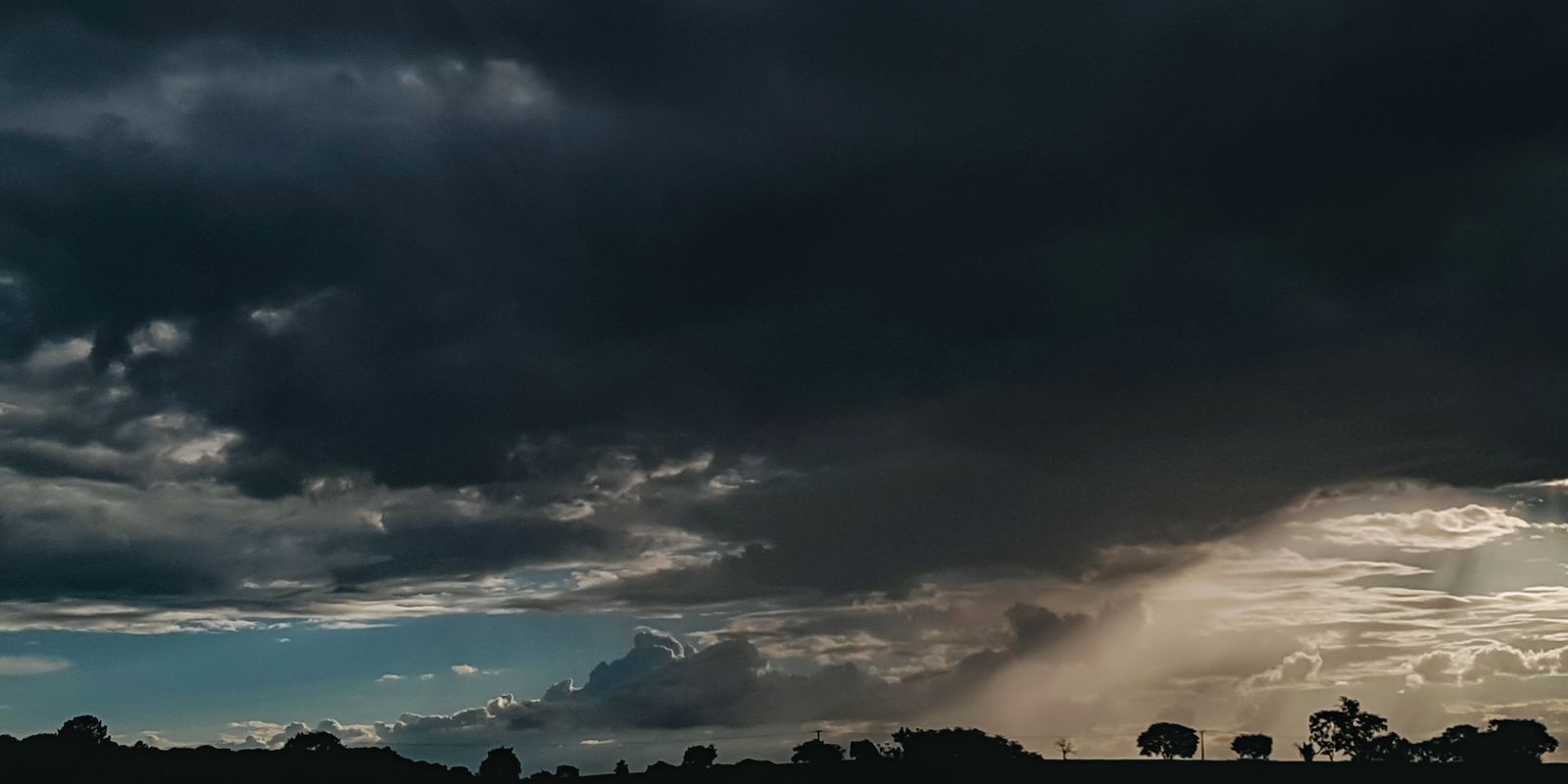 Inmet emite alerta de tempestades no RS com risco de granizo e ventos fortes