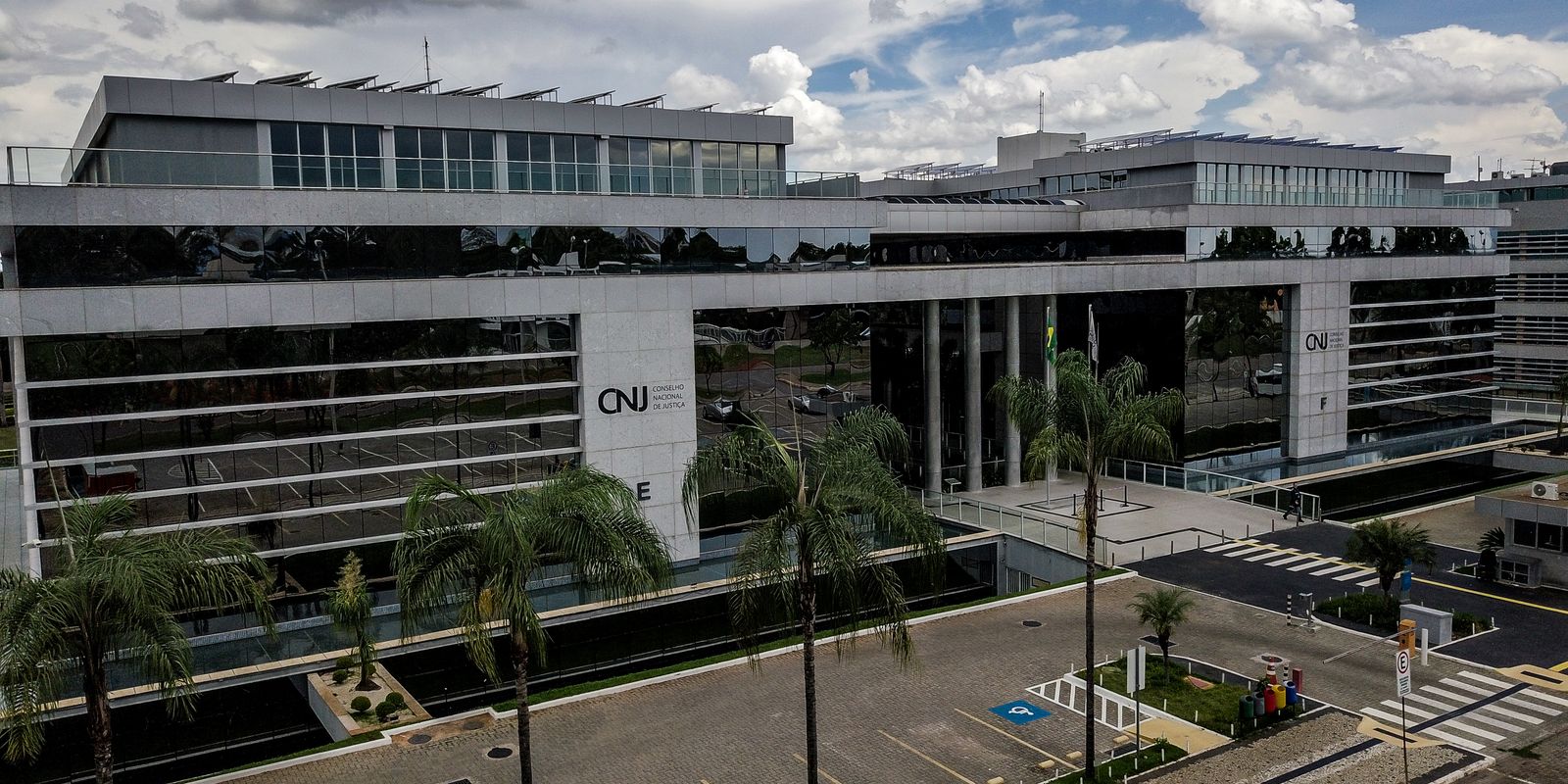 CNJ aprova o fim da aposentadoria compulsória para punir juízes