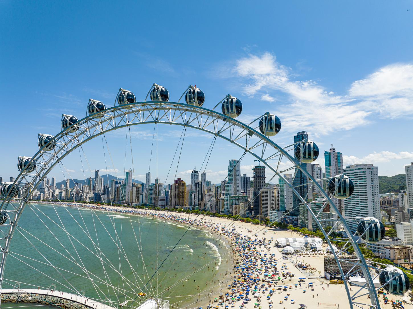Com R$ 135 milhões em outorgas, Balneário Camboriú quer ampliar arrecadação com nova lei que permite arranha-céus nos bairros