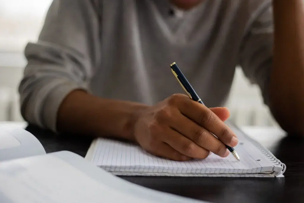 Curso Popular Gratuito Semente de Ogum abre turmas para intensivo Enem