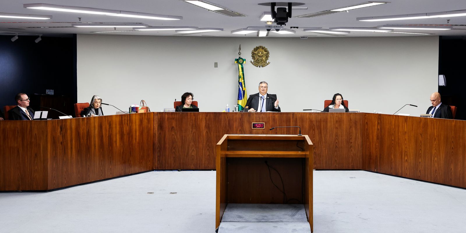 STF: Dino e Moraes defendem rever dispensa do diploma de jornalista