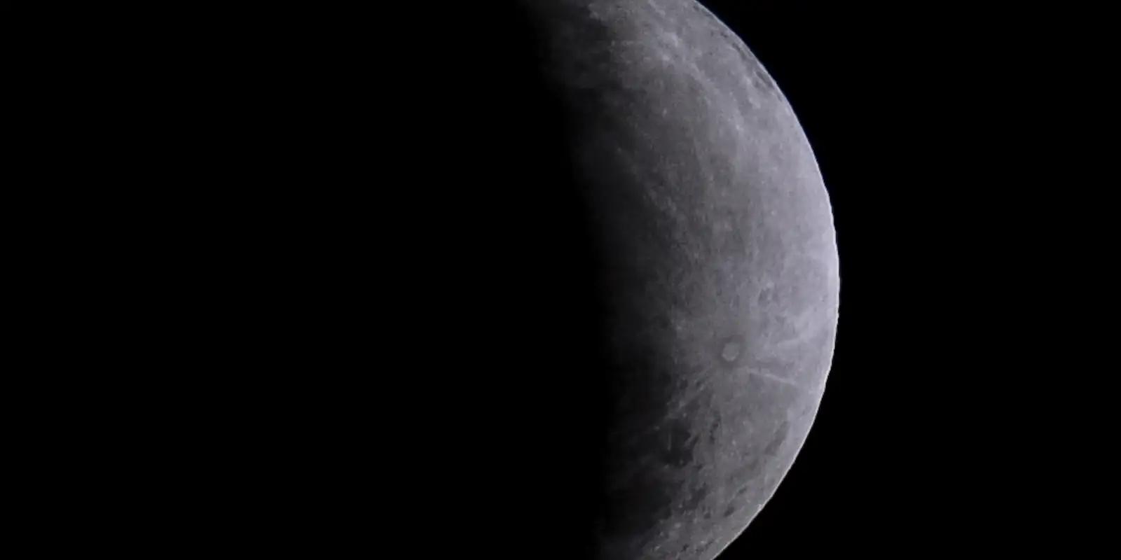 Eclipse lunar parcial será visível em todo o Brasil nesta quinta-feira