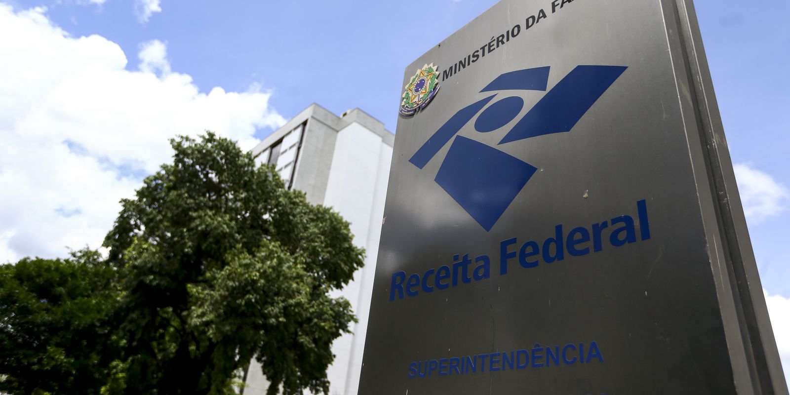 Emissão de notas fiscais com IBS e CBS passa a ter novas regras nesta segunda
