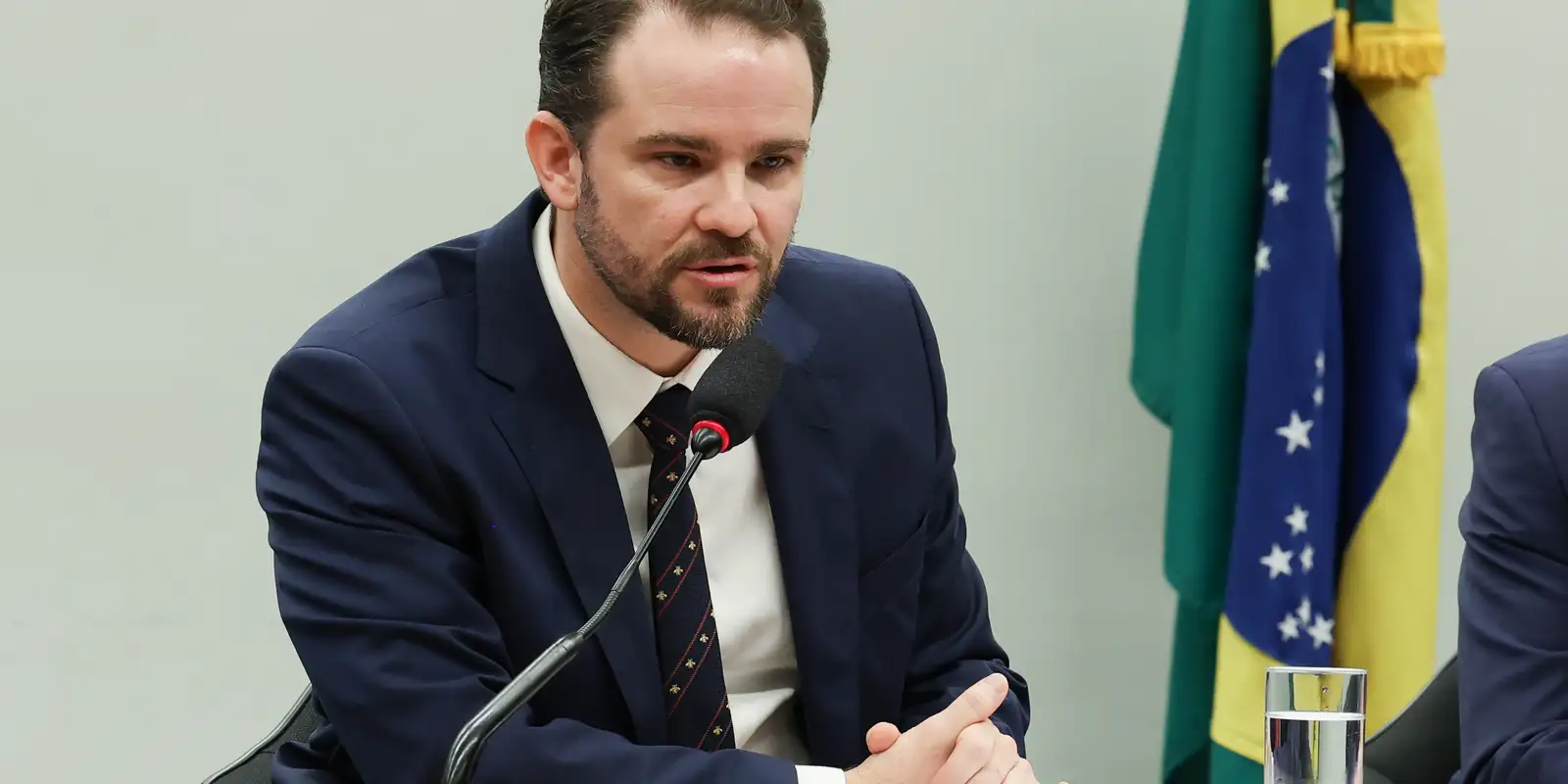 Fazenda autoriza R$ 12,9 bilhões em operações de crédito para cinco estados