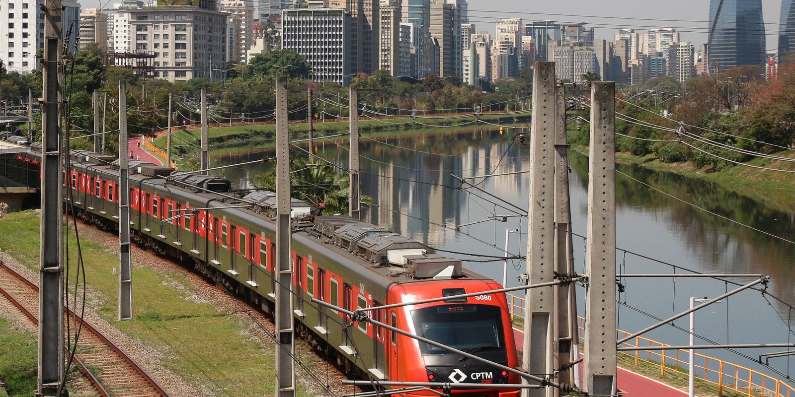 Greve de trens provoca mais de 2 mil km de congestionamento em SP