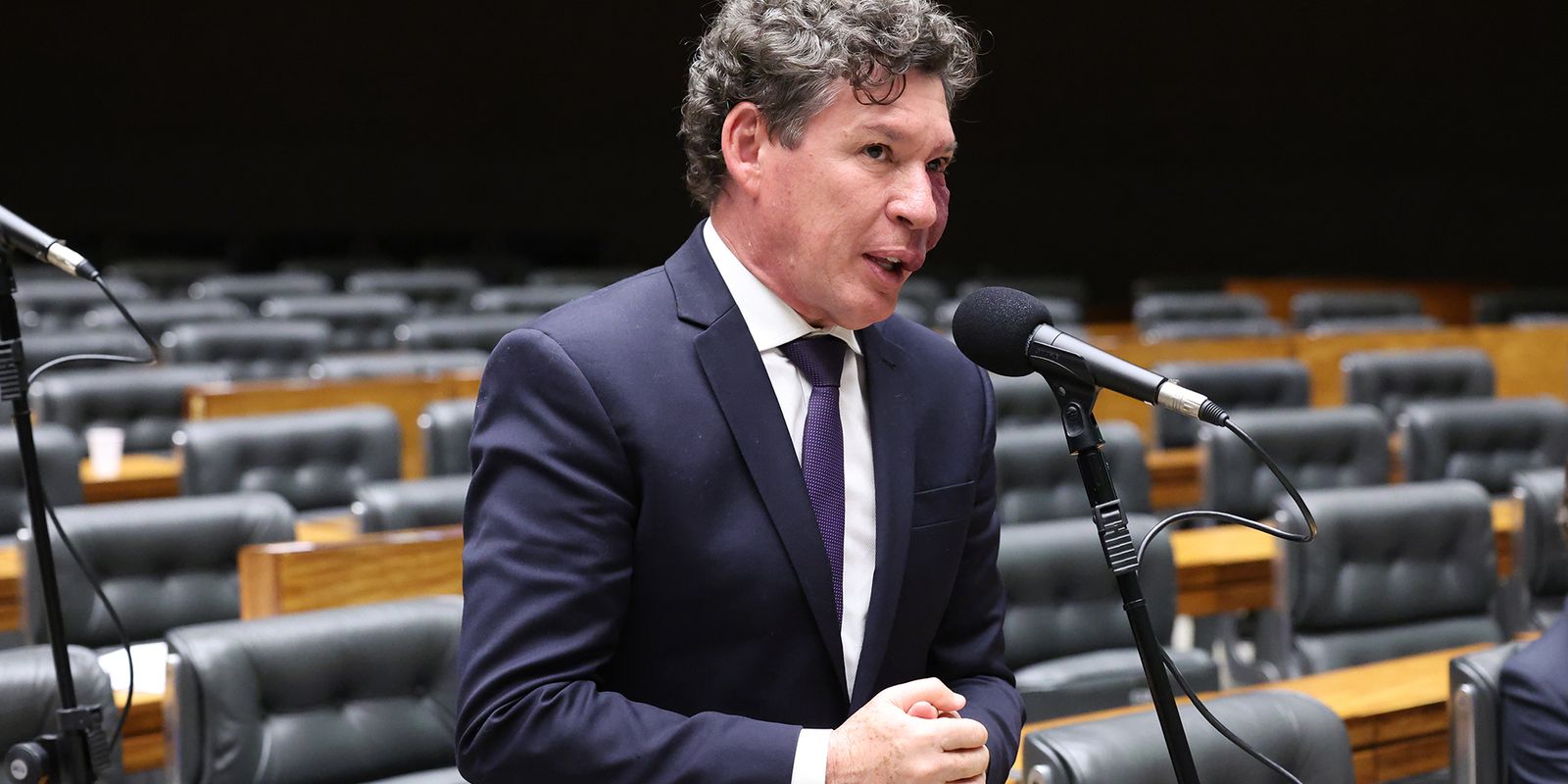Hugo Motta define comando da comissão que analisa a taxa das blusinhas
