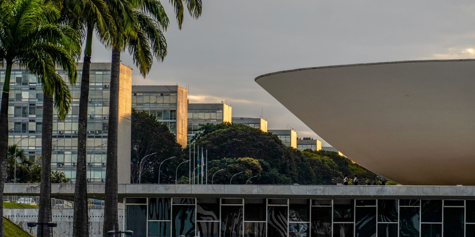 Mal-estar de líder do PT paralisa votações na Câmara durante reunião